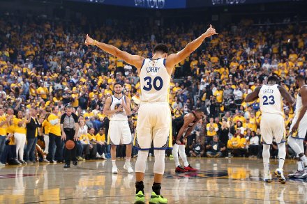 NBA：东契奇独行侠逆转胜