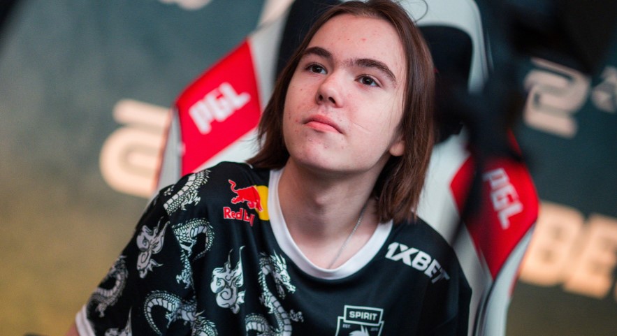 LPL：大家都想打赢OMG！FPX想晋级季后赛 RNG想要“复活甲”